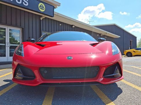 Used 2025 Lotus Emira image 8