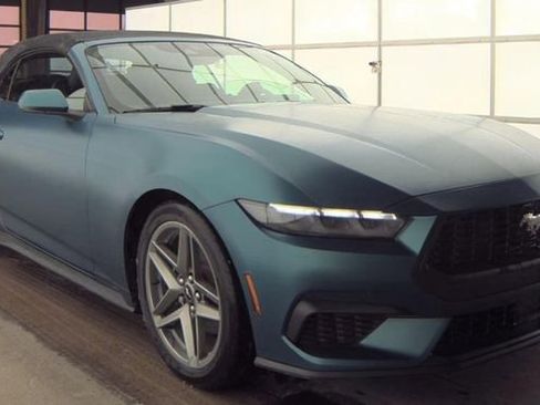 Used 2026 Ford Mustang Premium image 2