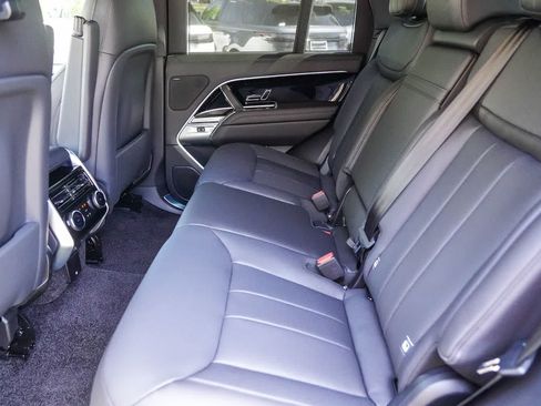 New 2026 Land Rover Range Rover SE AWD/4WD image 18