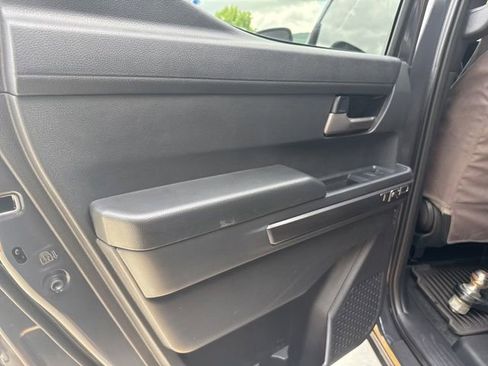 Used 2025 Toyota Tacoma SR5 AWD/4WD image 35