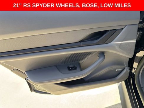 Used 2023 Porsche Taycan image 11