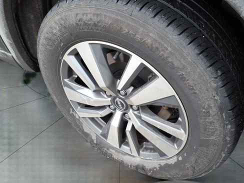 Used 2024 Nissan Pathfinder SL w/ Black Appearance Package image 5