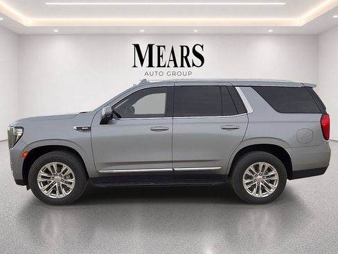 Used 2023 GMC Yukon SLT w/ SLT Luxury Package RWD image 2