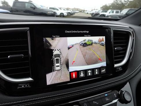 New 2026 Chrysler Pacifica Select image 20