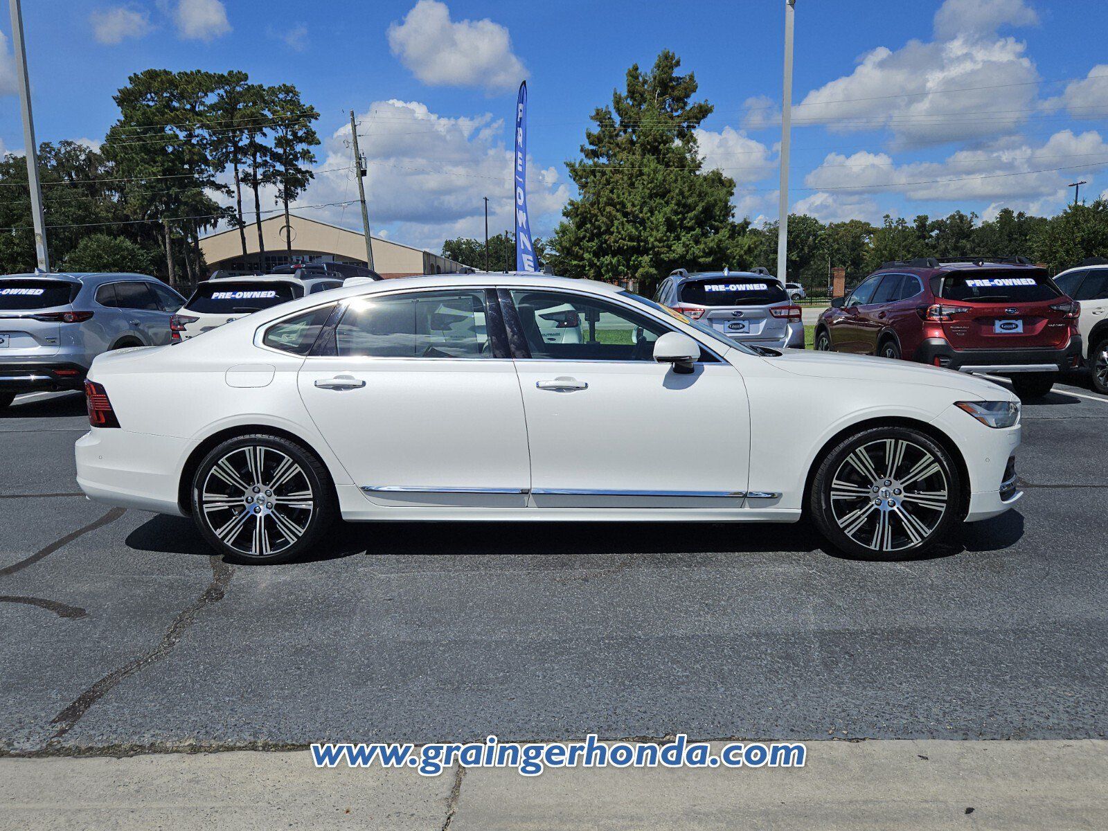 Used 2022 Volvo S90 B6 Inscription w/ Advanced Package AWD/4WD image 6