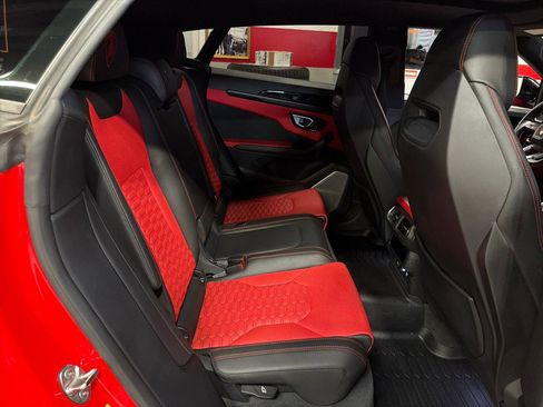 Used 2022 Lamborghini Urus image 19