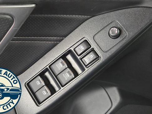 Used 2017 Subaru Forester 2.5i Touring AWD/4WD image 26
