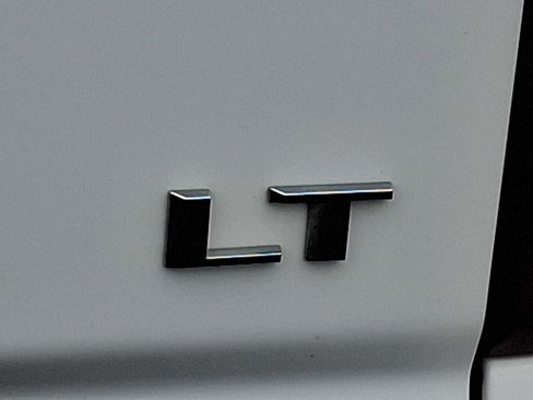 Used 2022 Chevrolet Silverado 1500 LT image 30