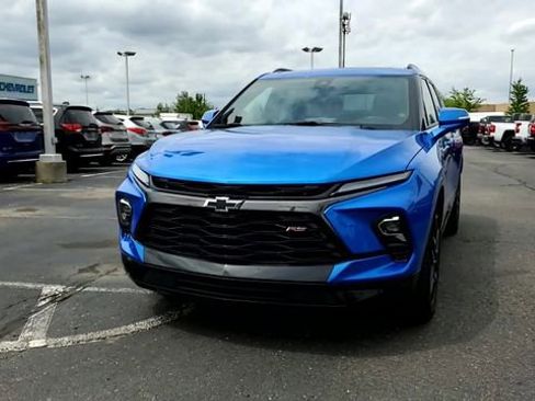 Used 2024 Chevrolet Blazer RS w/ Driver Confidence II Package AWD/4WD image 3