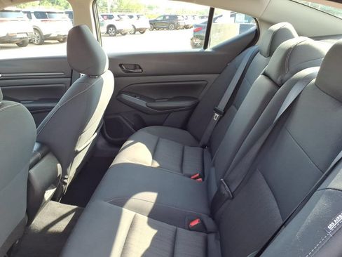 Certified 2025 Nissan Altima 2.5 SV FWD image 6