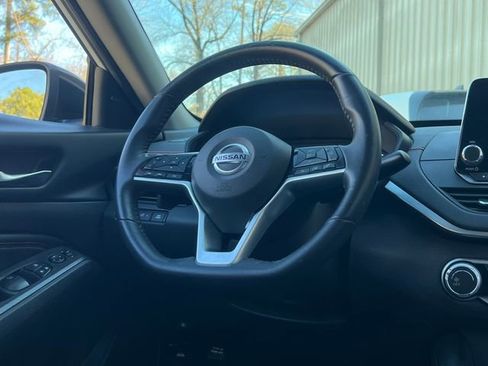 Used 2019 Nissan Altima 2.5 SR w/ SR Premium Package image 18