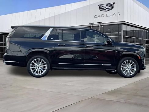 Certified 2022 Cadillac Escalade ESV Premium Luxury AWD/4WD image 10