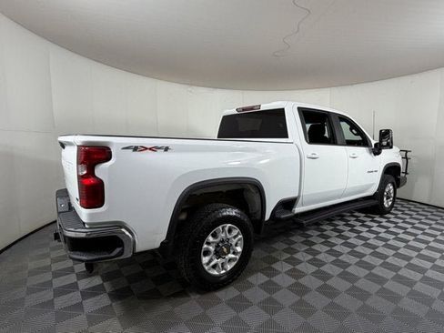 Used 2022 Chevrolet Silverado 2500 LT w/ Fleet Comfort Package AWD/4WD image 4