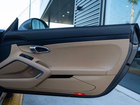 Used 2017 Porsche 911 Targa 4 GTS image 32