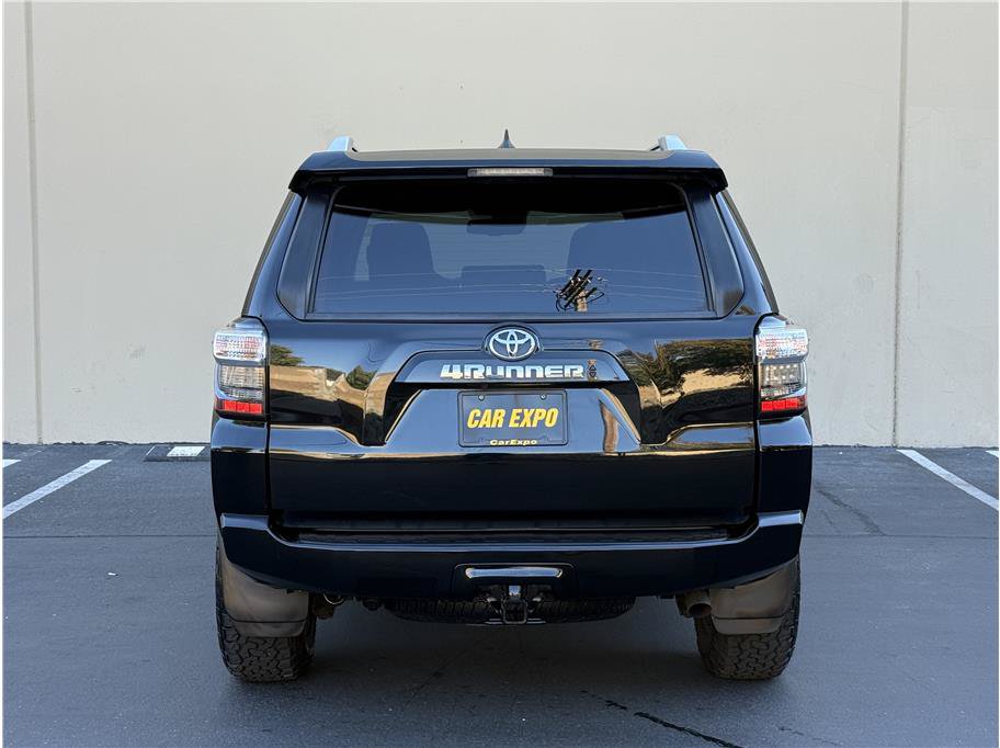 Used 2023 Toyota 4Runner SR5 Premium w/ Moonroof Package AWD/4WD image 6