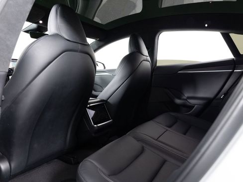 Used 2022 Tesla Model S Plaid image 18