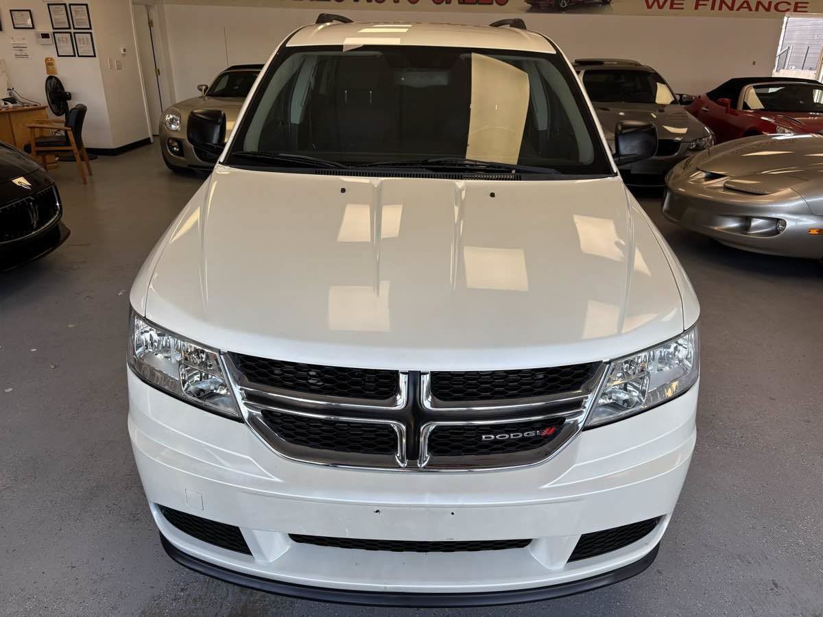 Used 2016 Dodge Journey SE w/ Flexible Seating Group FWD image 2