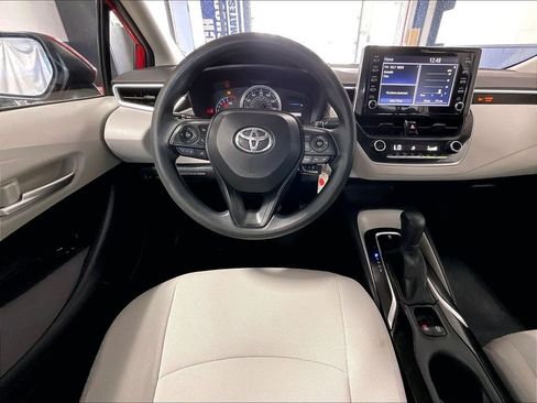 Used 2020 Toyota Corolla LE FWD image 17