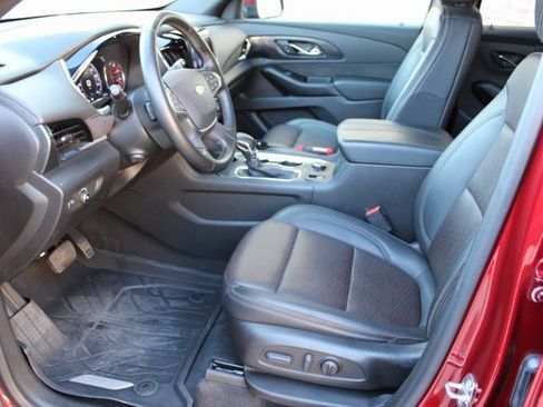 Used 2023 Chevrolet Traverse High Country image 17