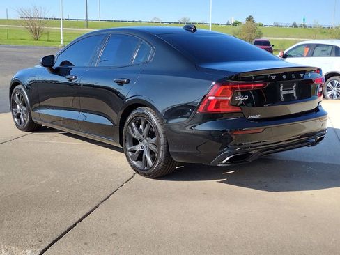 Used 2022 Volvo S60 T8 R-Design Expression AWD/4WD image 17