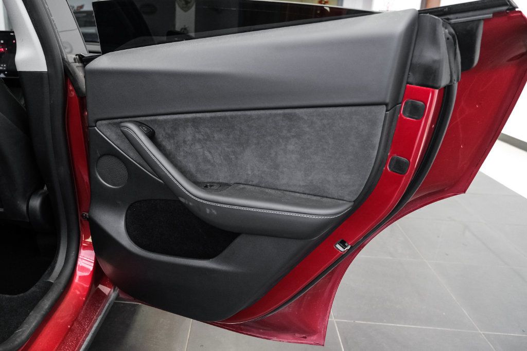 Used 2024 Tesla Model Y Performance AWD/4WD image 45