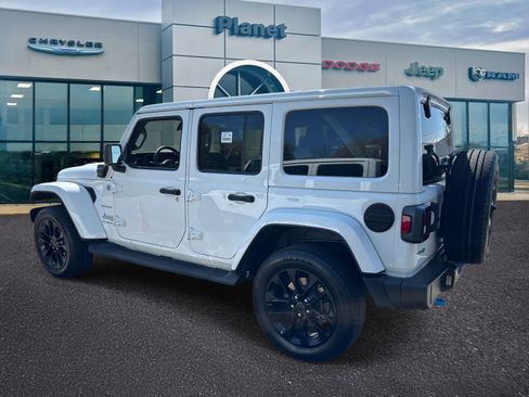 Used 2024 Jeep Wrangler Unlimited Sahara AWD/4WD image 3