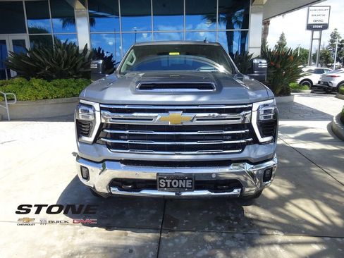 New 2026 Chevrolet Silverado 2500 LTZ w/ LTZ Convenience Package AWD/4WD image 2