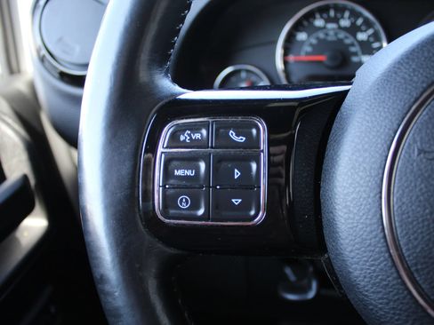 Used 2017 Jeep Wrangler Unlimited Sahara AWD/4WD image 25