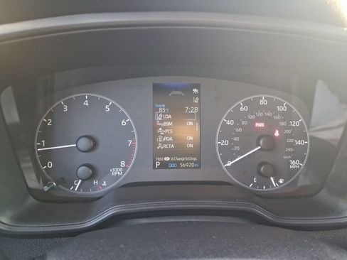Used 2025 Toyota Corolla Cross LE FWD image 2