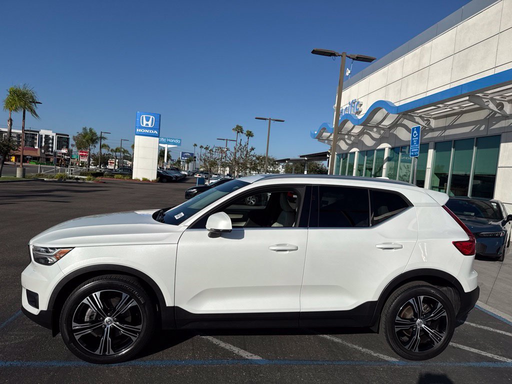 Used 2020 Volvo XC40 T5 Inscription AWD/4WD image 2