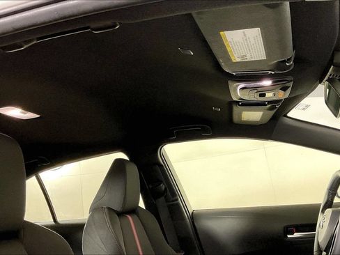 Used 2025 Toyota Corolla SE FWD image 29