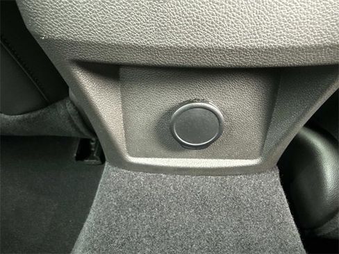 Certified 2025 Cadillac CT4 Luxury image 17