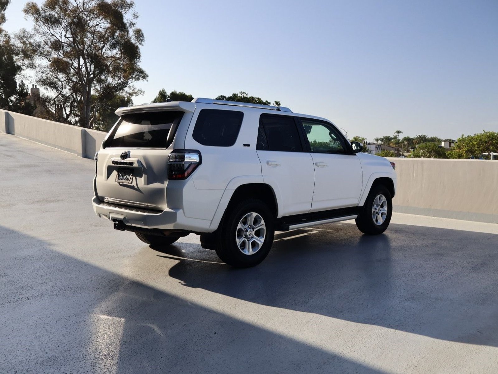 Used 2018 Toyota 4Runner SR5 w/ Preferred Accessory Package AWD/4WD image 8