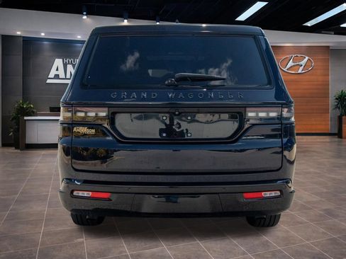 Used 2025 Jeep Grand Wagoneer L Series III w/ Rear Seat Video Group 1 AWD/4WD image 12