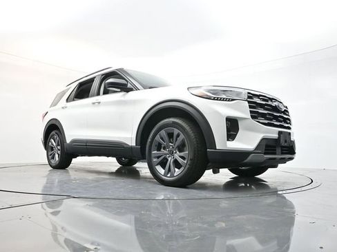 New 2026 Ford Explorer Active w/ Active Comfort Package AWD/4WD image 28