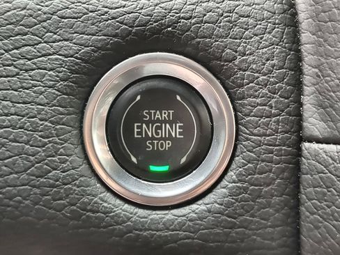 Used 2023 GMC Yukon Denali AWD/4WD image 17