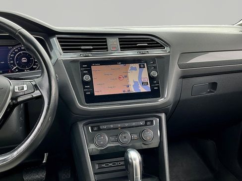 Used 2019 Volkswagen Tiguan SEL Premium AWD/4WD image 9