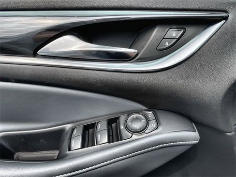 Used 2022 Buick Enclave Essence image 22