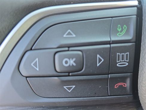 New 2025 Jeep Grand Cherokee Altitude image 17