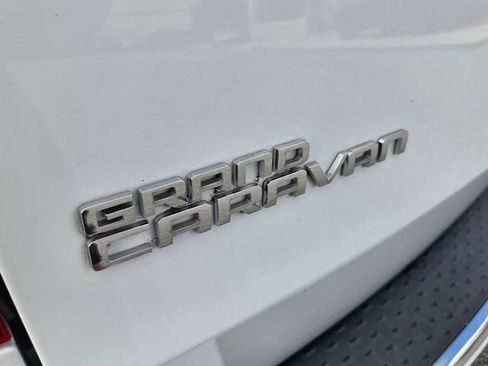 Used 2016 Dodge Grand Caravan SE w/ Quick Order Package 29E SE FWD image 16