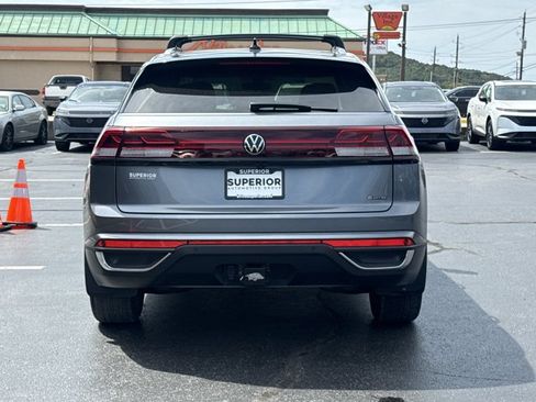 Used 2024 Volkswagen Atlas Cross Sport SE AWD/4WD image 4