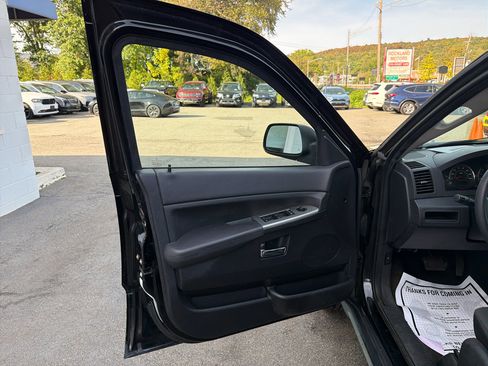 Used 2009 Jeep Grand Cherokee Laredo image 16