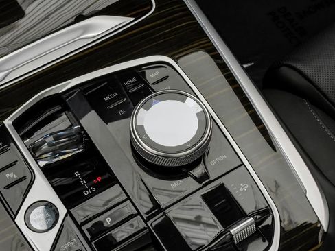 Used 2023 BMW X7 xDrive40i w/ Executive Package image 25