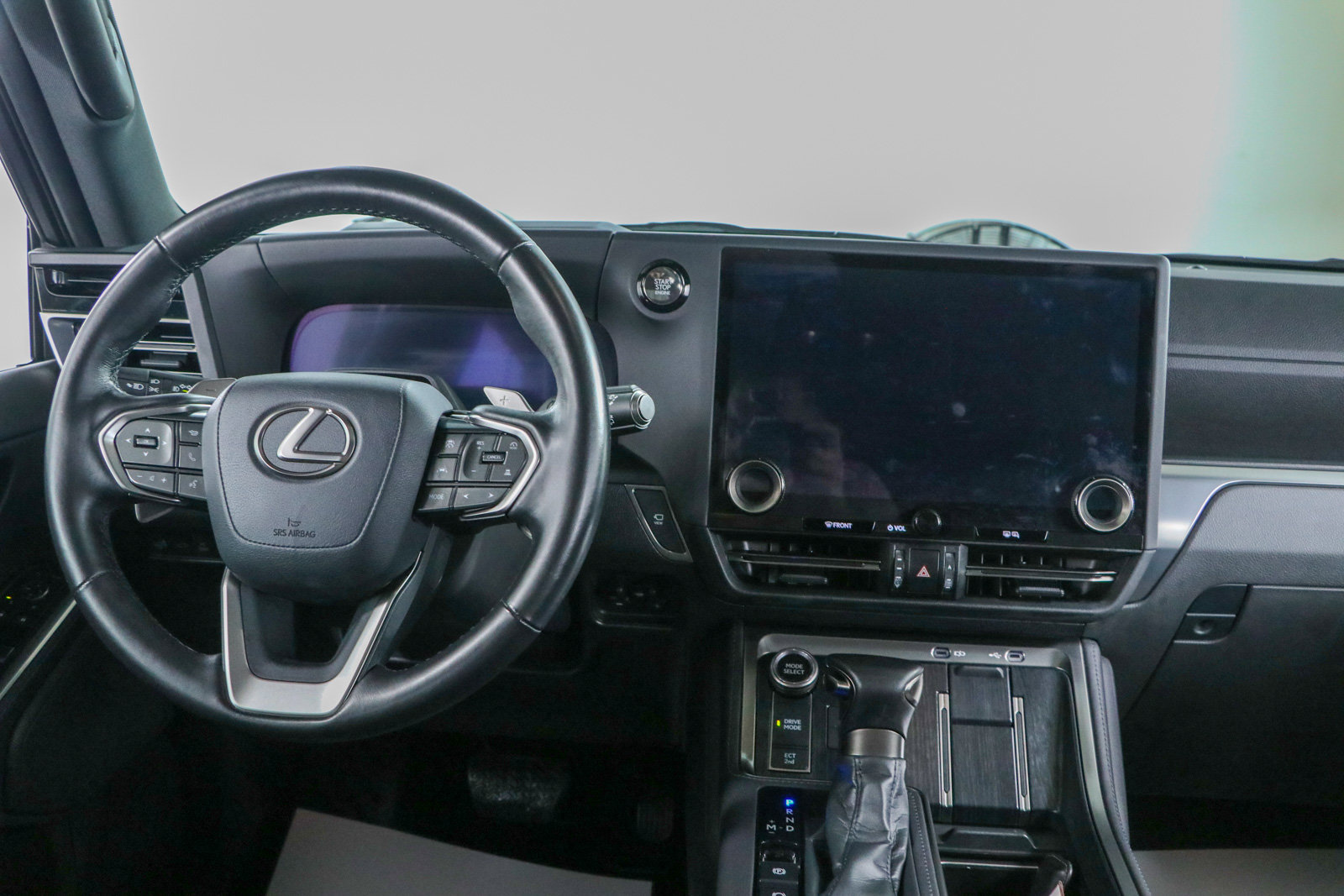 Used 2025 Lexus GX 550 w/ Accessory Package (2T) AWD/4WD image 18