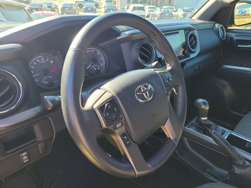 Used 2017 Toyota Tacoma TRD Off-Road w/ Tow Package image 14