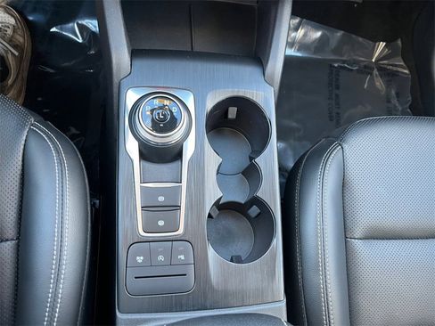 Used 2022 Ford Escape Titanium w/ Class II Trailer Tow Package image 15