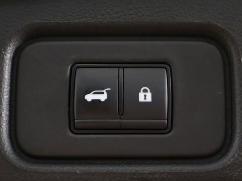 Used 2023 Nissan Pathfinder SL w/ Black Appearance Package AWD/4WD image 22