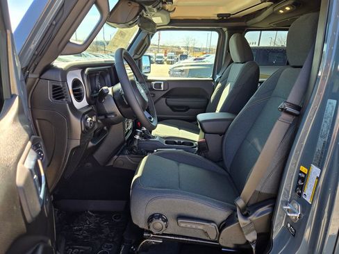 New 2026 Jeep Gladiator Sport AWD/4WD image 13