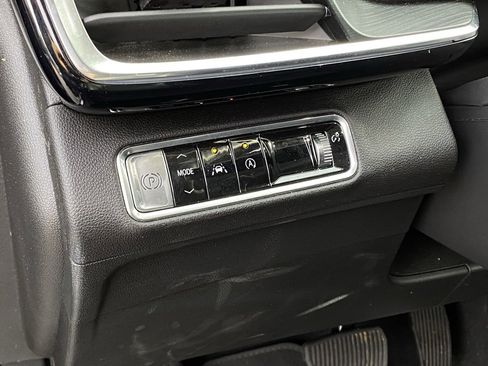 Used 2024 Buick Envision Preferred image 12