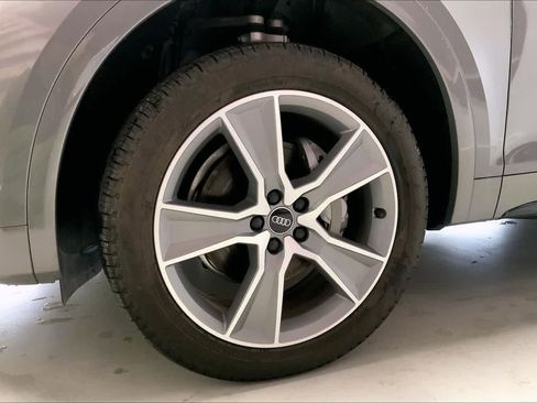 Certified 2025 Audi Q5 2.0T Premium w/ Convenience Plus Package image 8